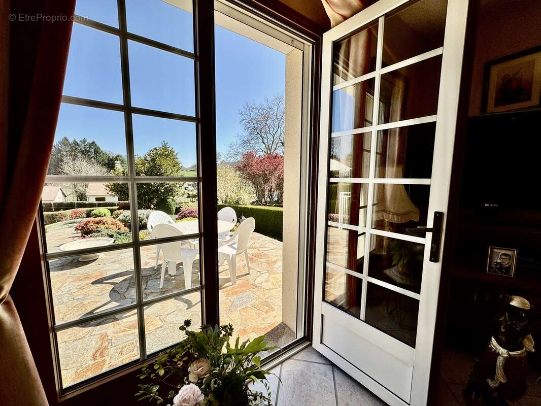 Maison à EYMOUTIERS