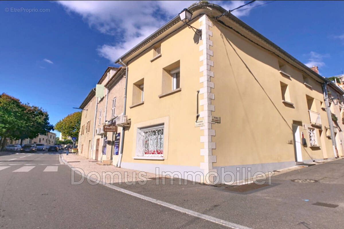 Appartement à SAINT-SATURNIN-LES-AVIGNON