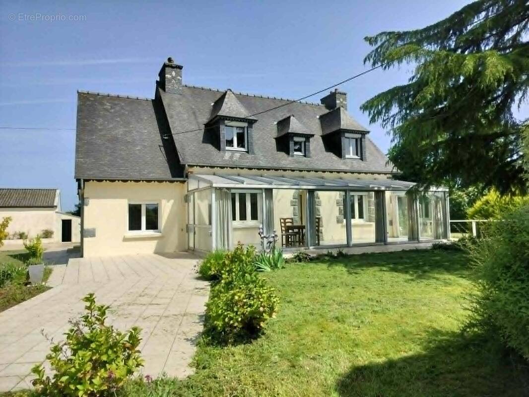 Maison à PLOUNEVEZ-MOEDEC