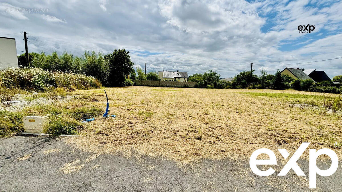 Terrain à MAYENNE