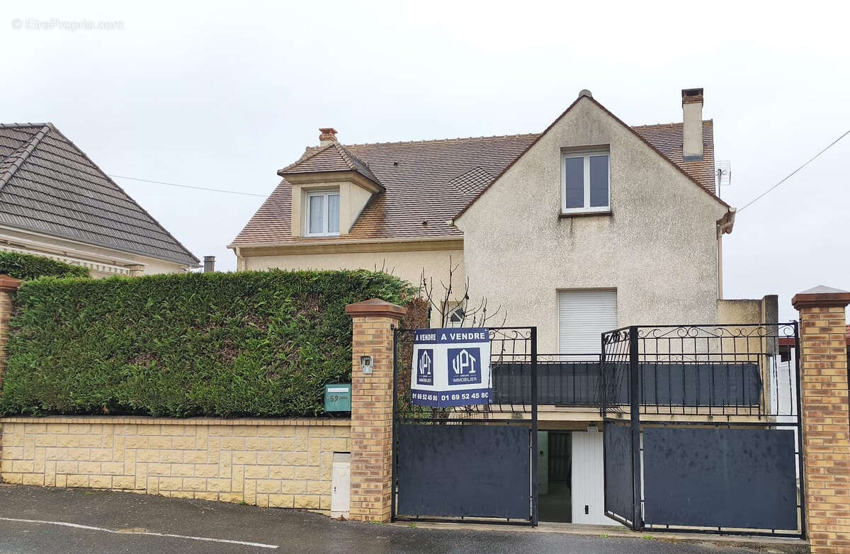 Maison à VIGNEUX-SUR-SEINE