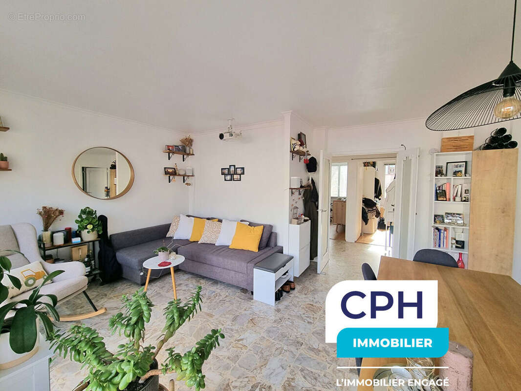 Appartement à PARIS-14E