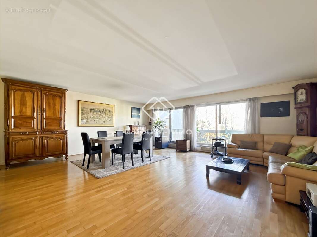 Appartement à NEUILLY-SUR-SEINE