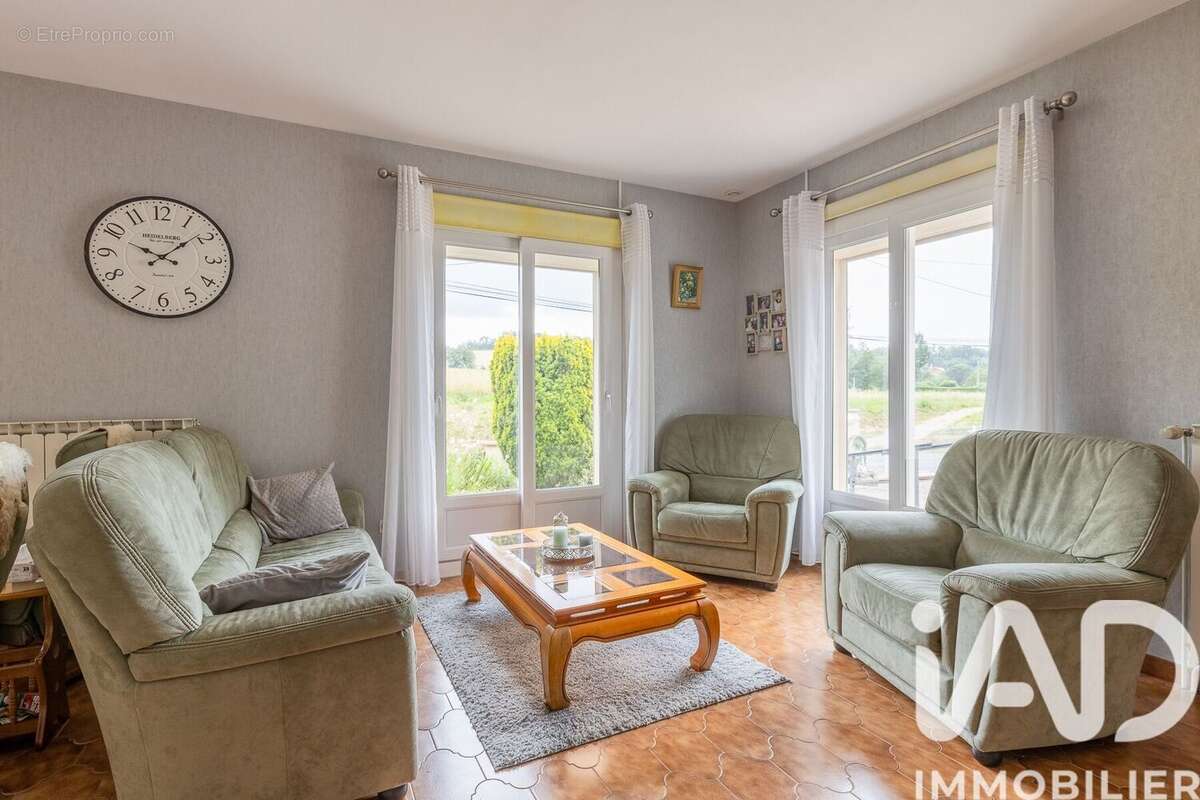 Maison 137 m² à Parisot  - photo 8