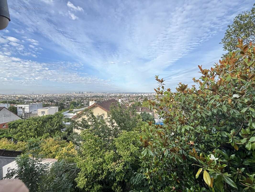ARGENTEUIL – LES COTEAUX  Élégante maison familiale de plus de 200 m² avec vue sur Paris et la Tour Eiffel - photo 3