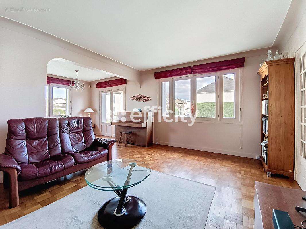 Maison 145 m² à Saint-Gratien  - photo 5