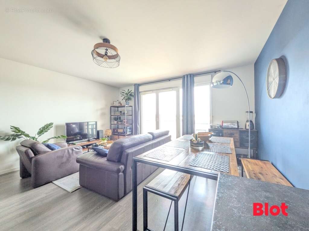 Appartement à THORIGNE-FOUILLARD