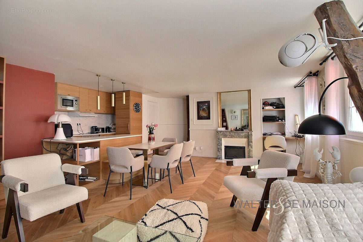 Appartement à PARIS-8E