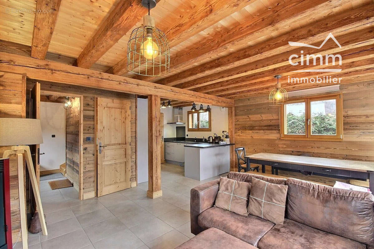 Maison 73 m² à Morillon  - photo 2