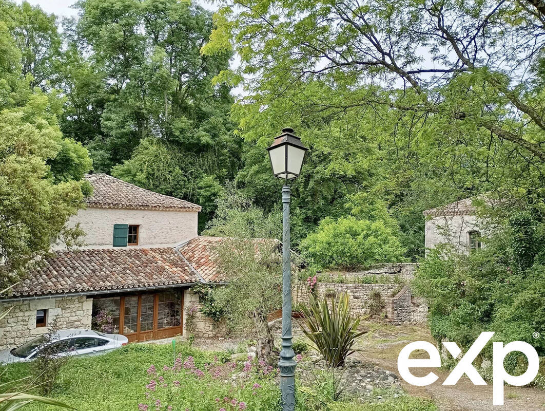 Maison à SAINT-BEAUZEIL