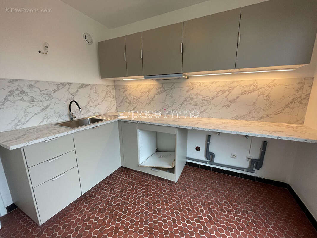 Appartement à MONT-SAINT-AIGNAN