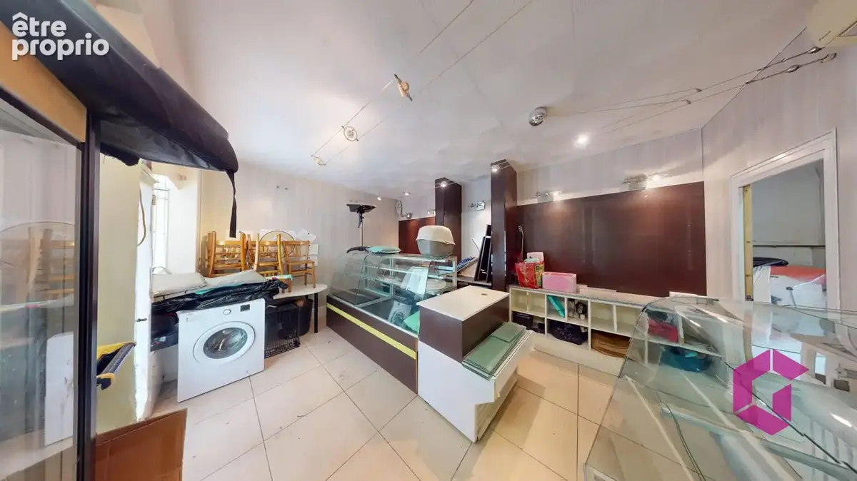 Appartement et local commercial - photo 10