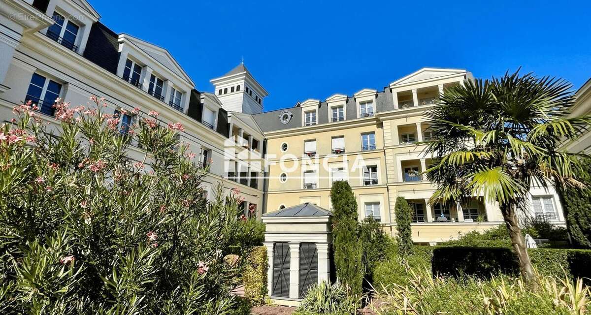 Appartement à LE PLESSIS-ROBINSON