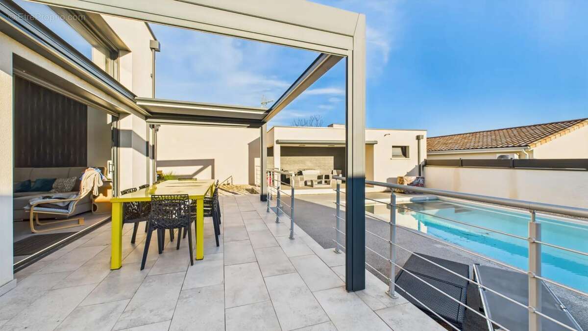 Maison à PONT-DE-L&#039;ISERE