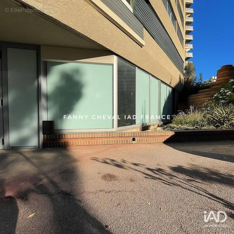 Photo 1 - Commerce à TOULON