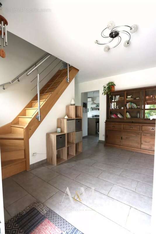 Maison à POUSSAN