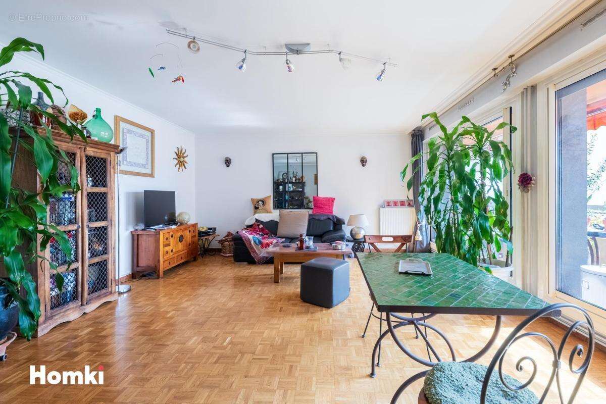 Appartement à MARSEILLE-2E