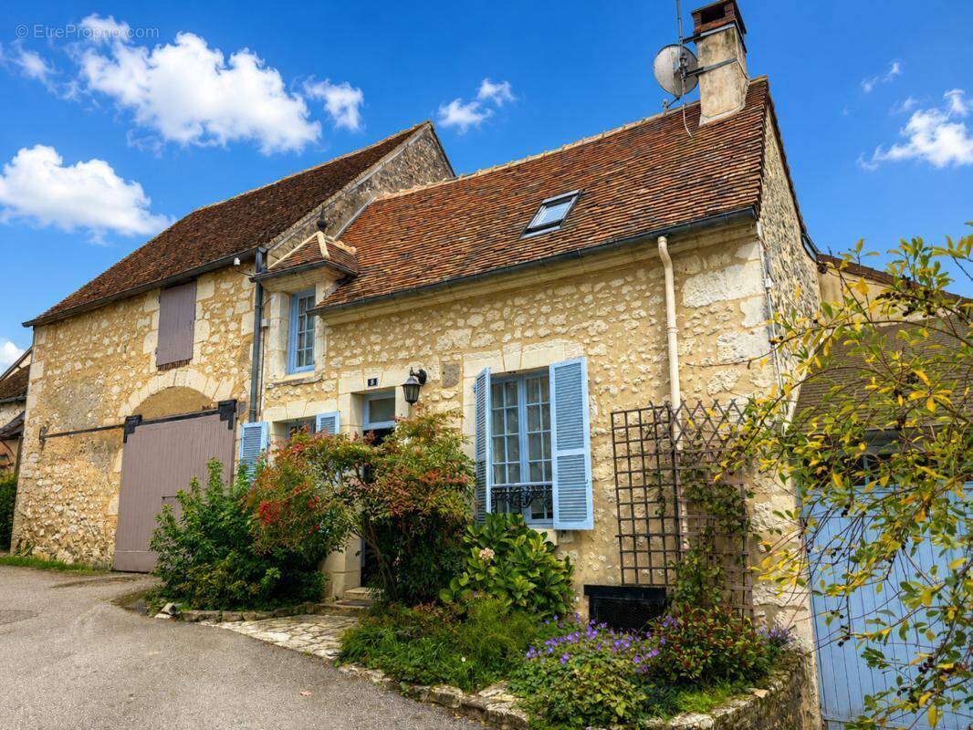 Maison à MAUVES-SUR-HUISNE