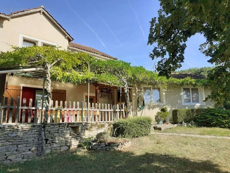 Maison à LIMOGNE-EN-QUERCY