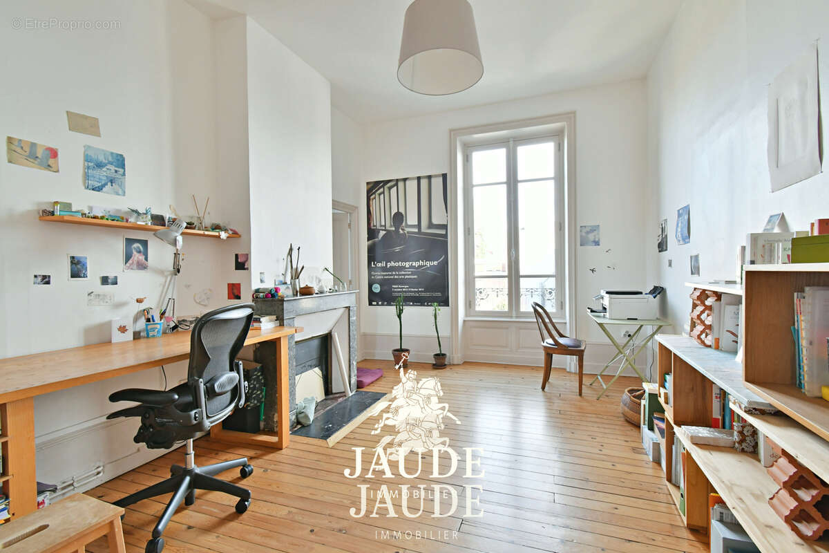 Duplex de caractère 236 m2   Dernier étage   Calme et écrin de verdure à 2 pas de Jaude à Chamalières - photo 9
