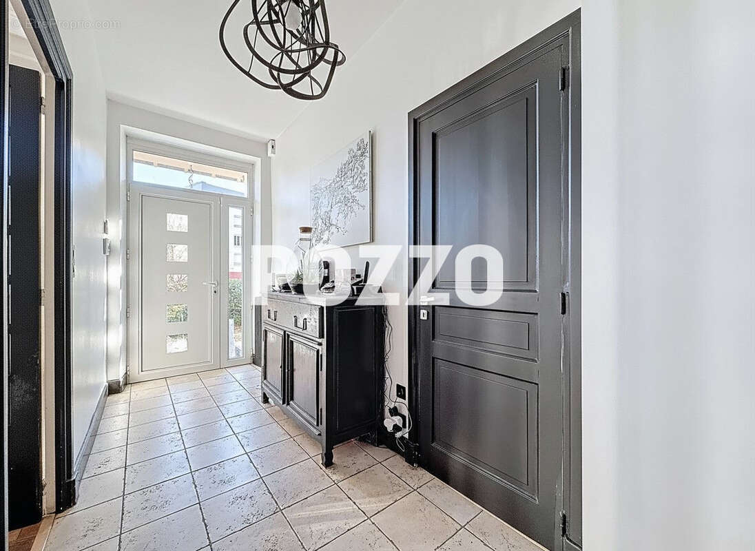 Maison à DONVILLE-LES-BAINS