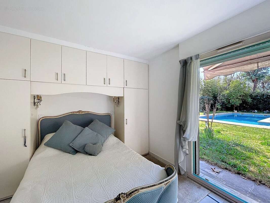 Appartement à MANDELIEU-LA-NAPOULE