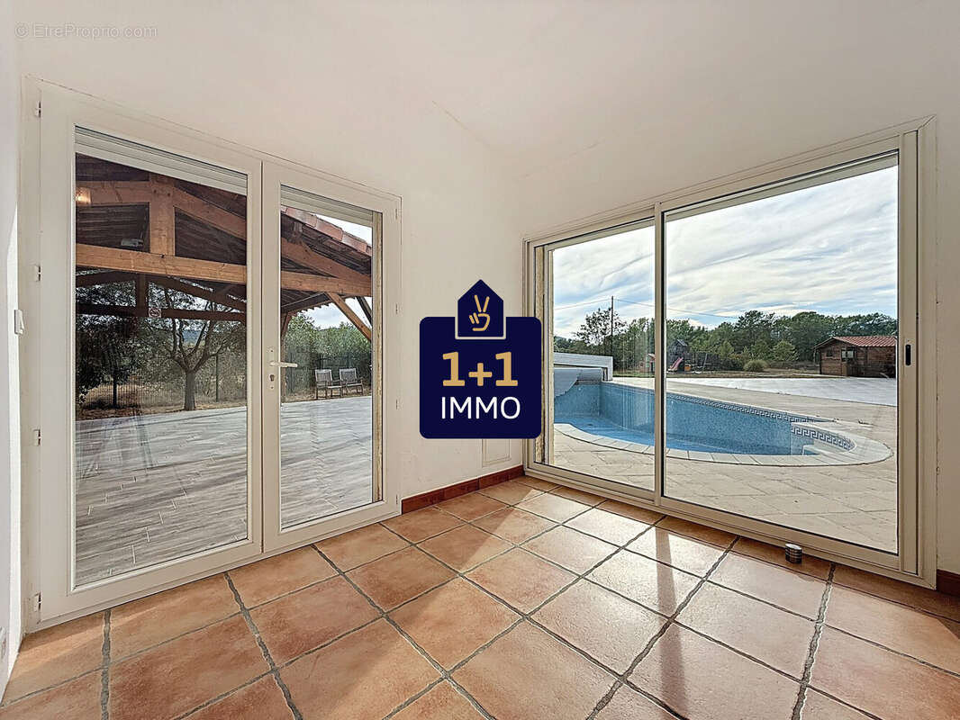 Maison à BAGNOLS-EN-FORET