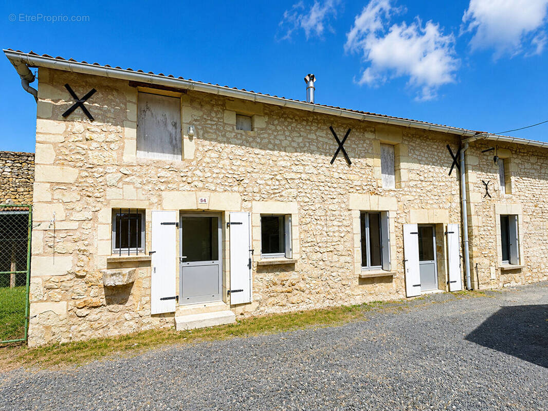Maison à MONTREUIL-BELLAY