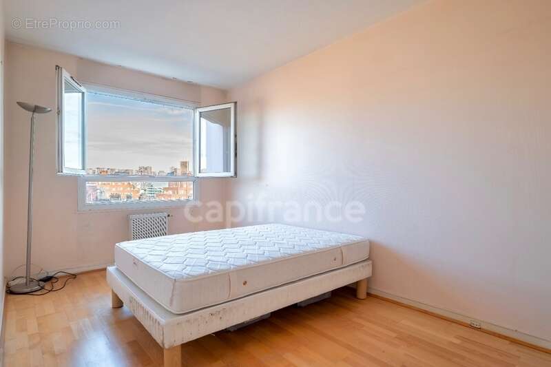 Appartement à PARIS-20E