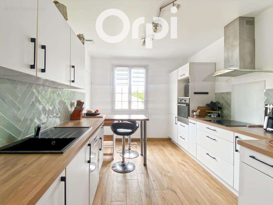 Maison à ESTREES-SAINT-DENIS