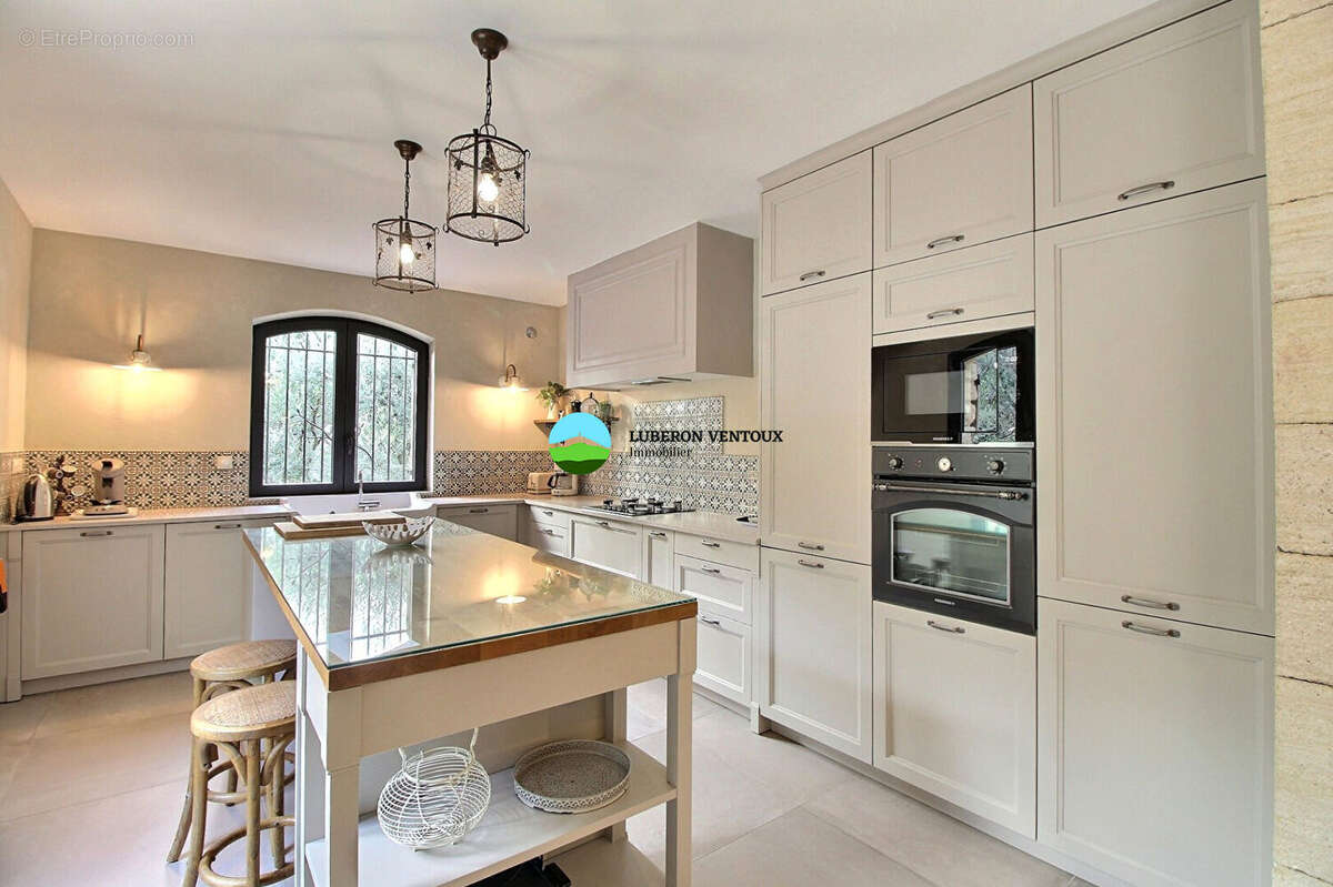 Maison à SAINT-PIERRE-DE-VASSOLS