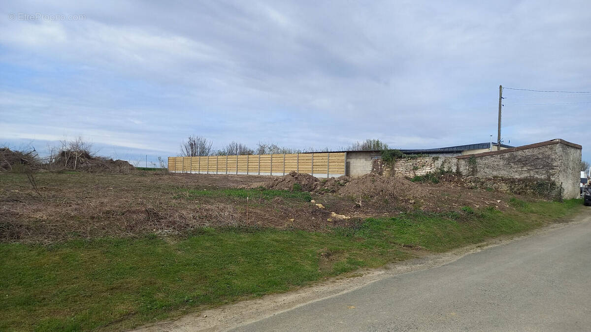 Terrain à LA VILLE-AUX-BOIS-LES-DIZY