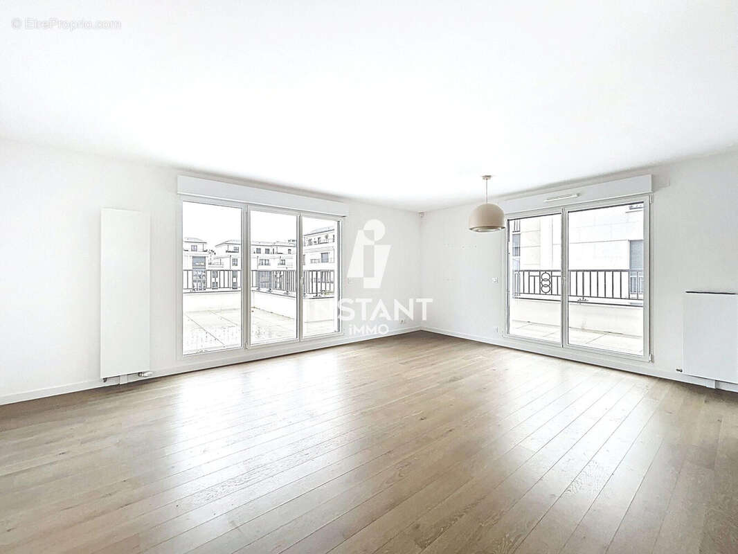 Appartement à SAINT-MAUR-DES-FOSSES