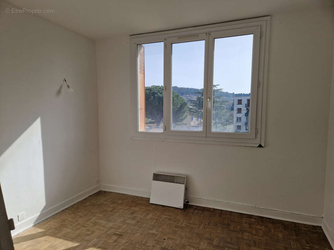 Appartement à VALREAS