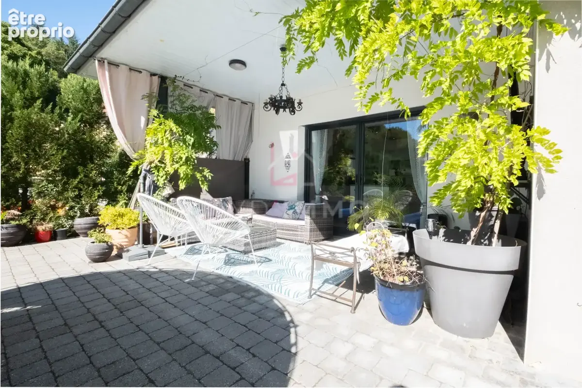 Villa familaile avec piscine et grand terrain - photo 3