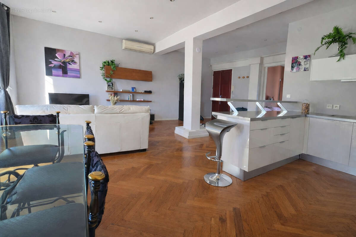 Appartement à MARSEILLE-8E