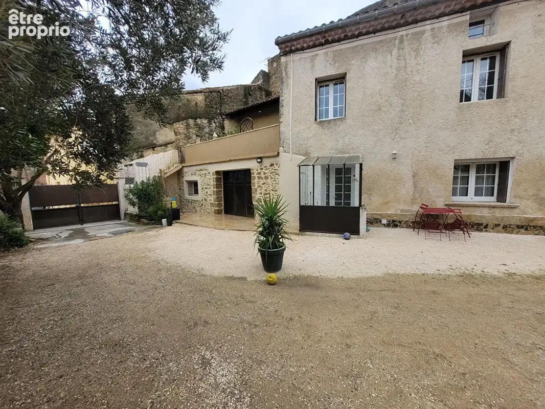 COURTHEZON- Maison 6 pièces140 m2 + garage - terrasse - cour - photo 11
