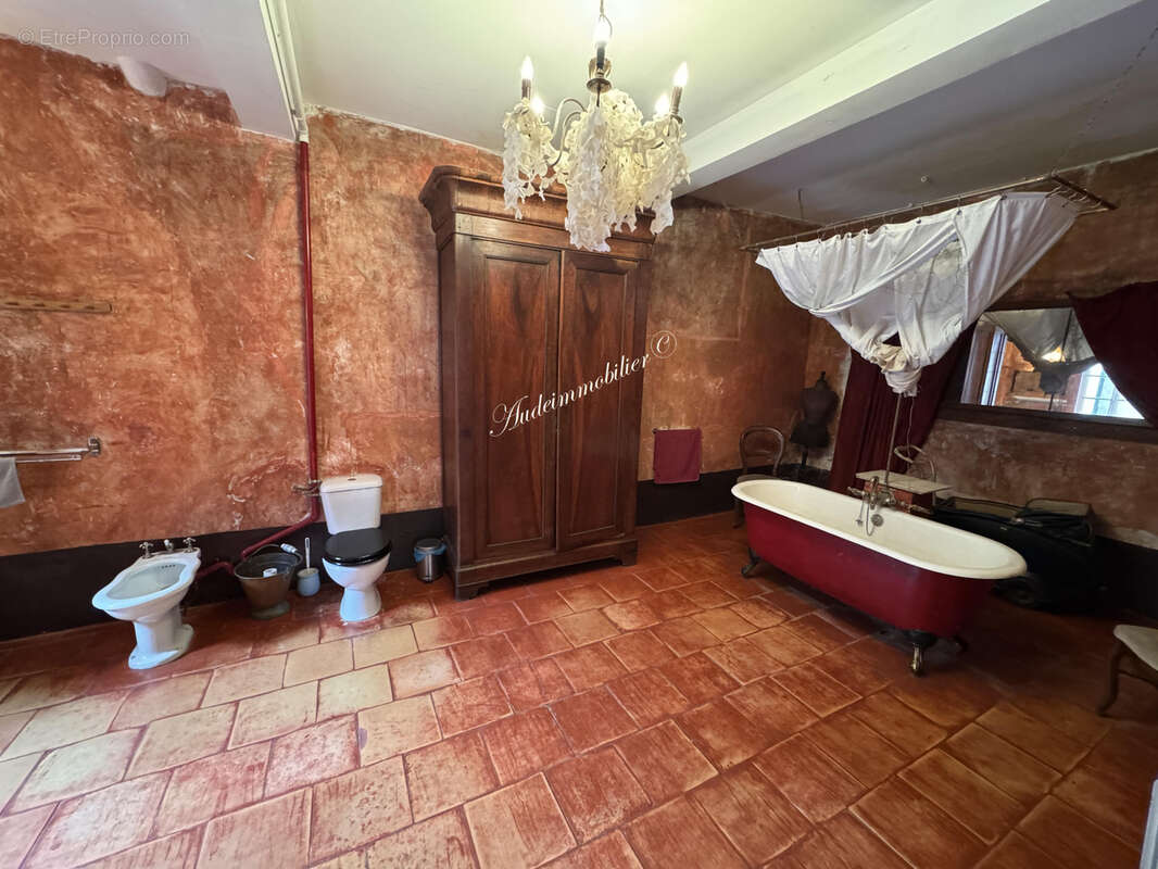 Ensemble immobilier de 3 maisons avec piscine et jardins - photo 21