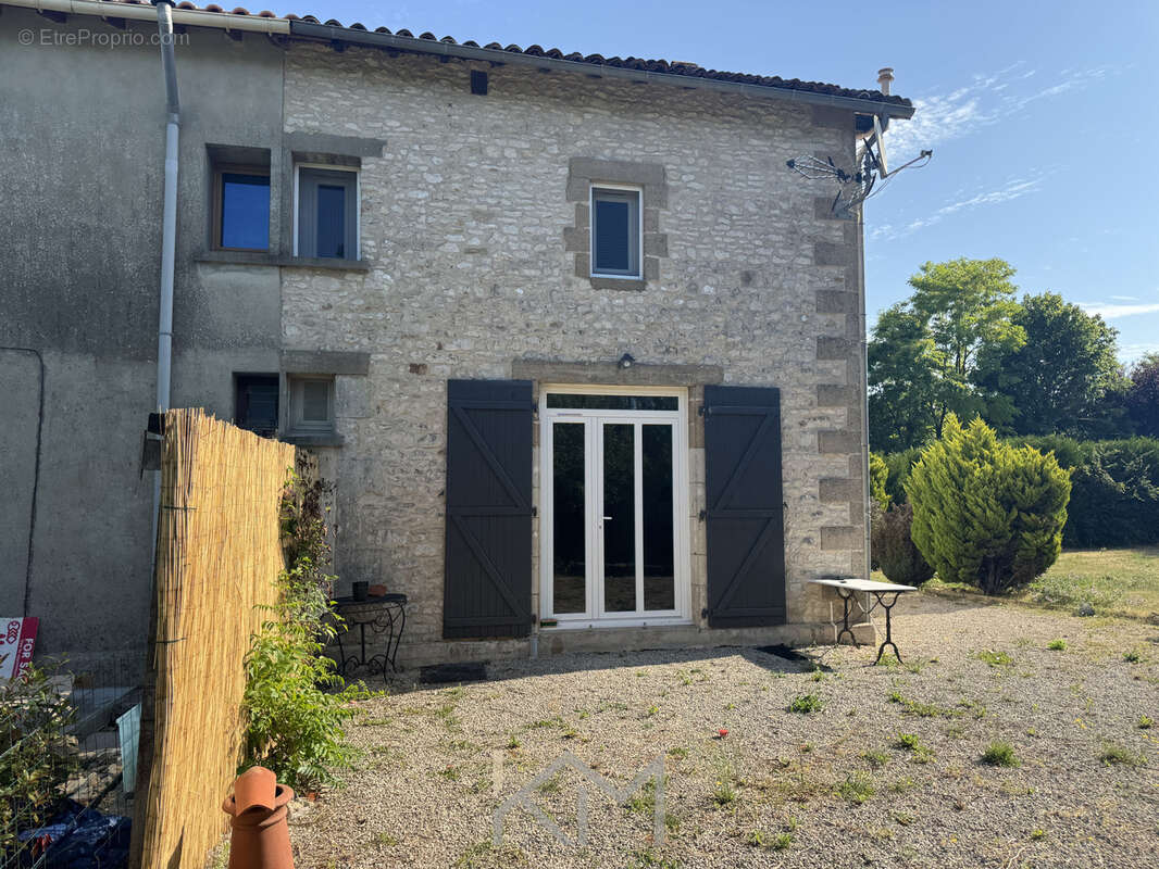 Maison à SAINT-MARTIN-L'ARS