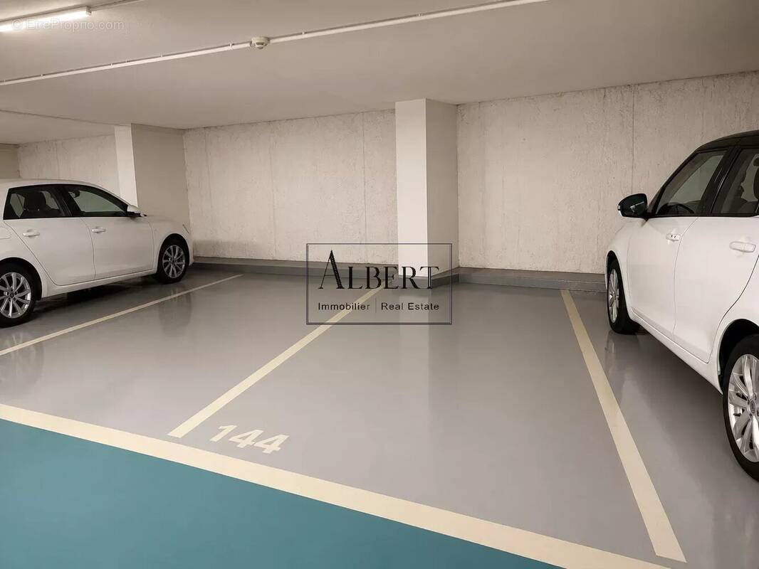 Parking à CANNES