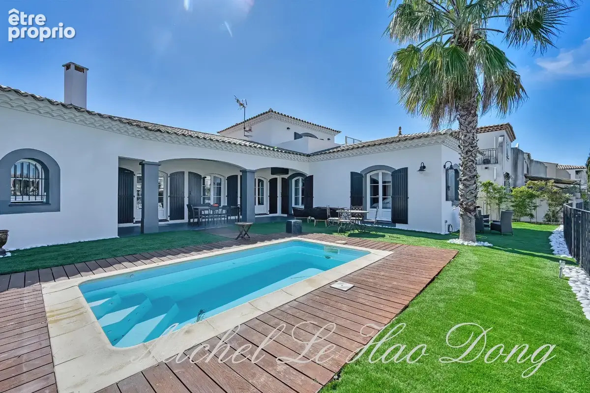 Dpt Gard (30), à vendre AIGUES MORTES maison P5 de 155,03 m² - Terrain de 536 m² - photo 2