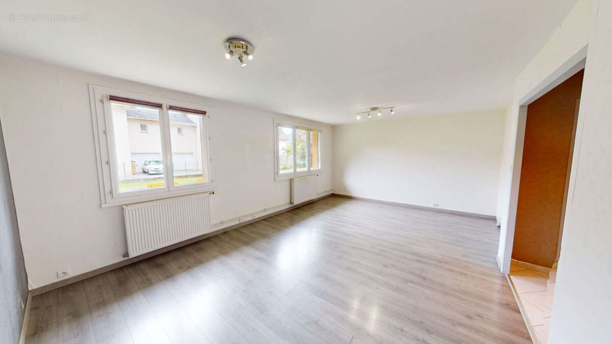 Appartement à GIERES