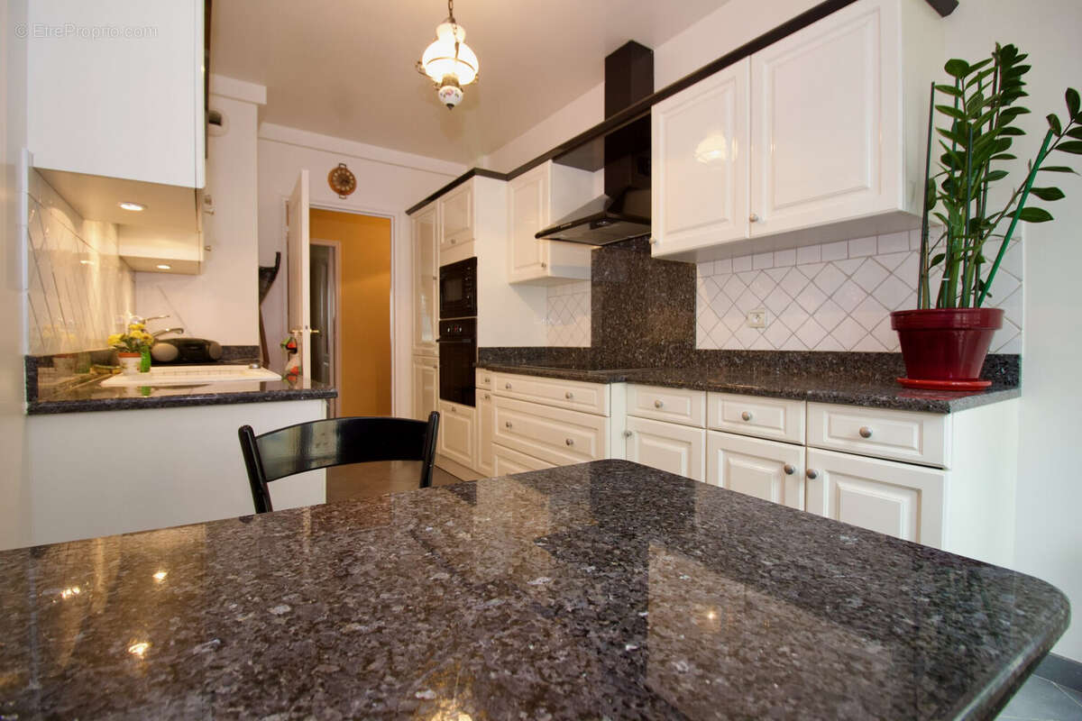 Appartement à LEVALLOIS-PERRET