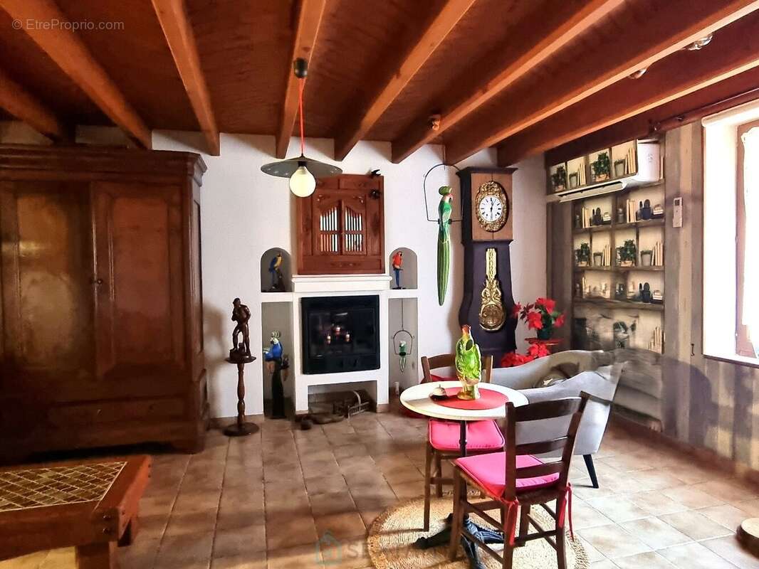 Maison à VITRAC-SAINT-VINCENT