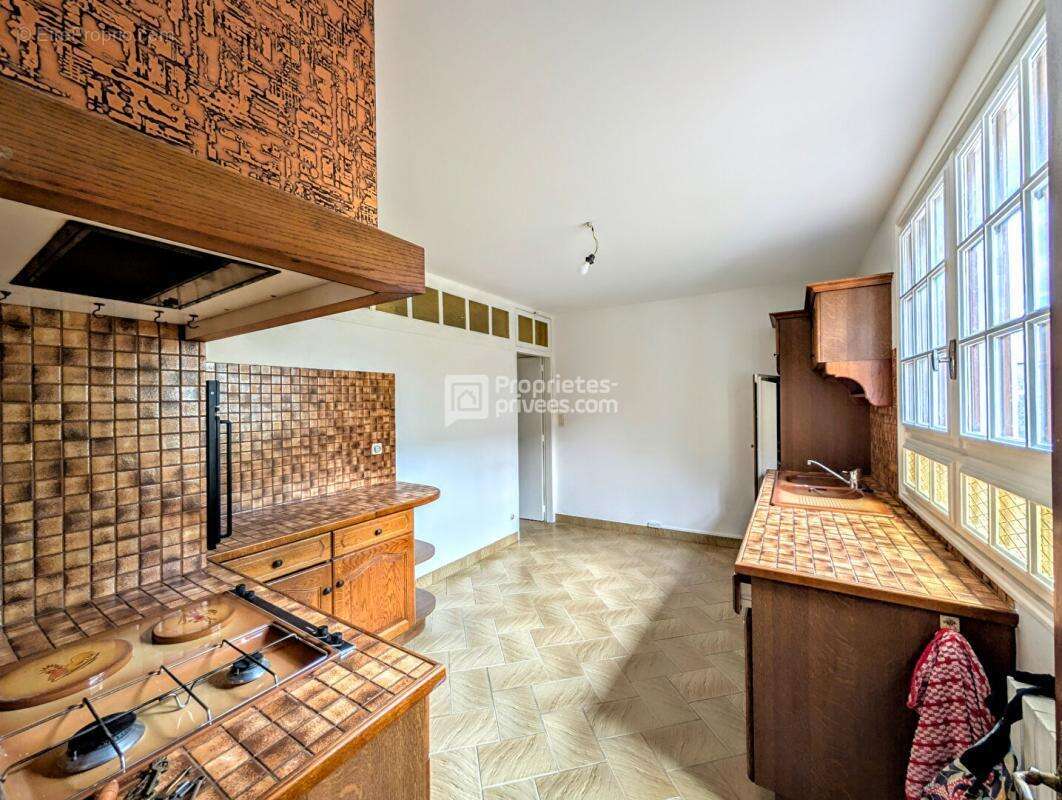 Maison à SAINT-LAURENT-DE-COGNAC