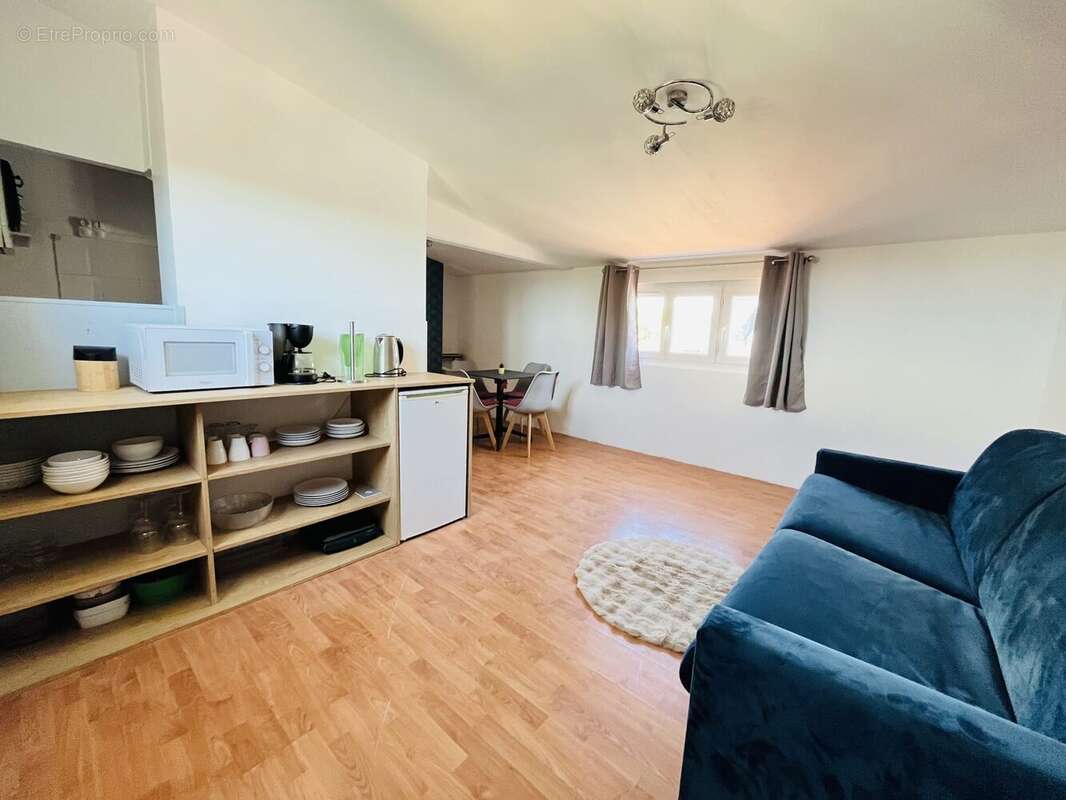 Appartement 400 m² à Montlucon  - photo 4