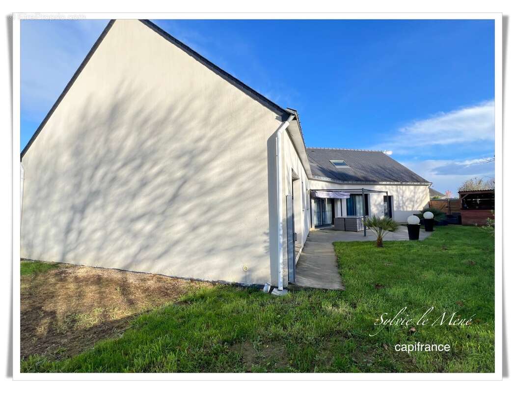 À vendre au Sourn, à proximité immédiate de Pontivy : découvrez cette spacieuse maison familiale de plus de 200 m² habitables - photo 32