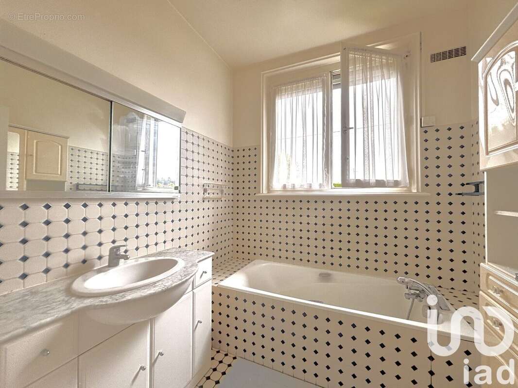 Photo 7 - Maison à BUCHERES