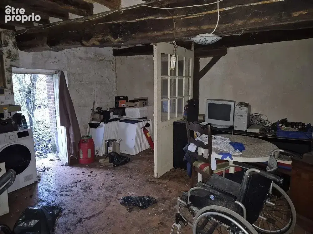 Maison à rénover, terrain et dépendance. - photo 3
