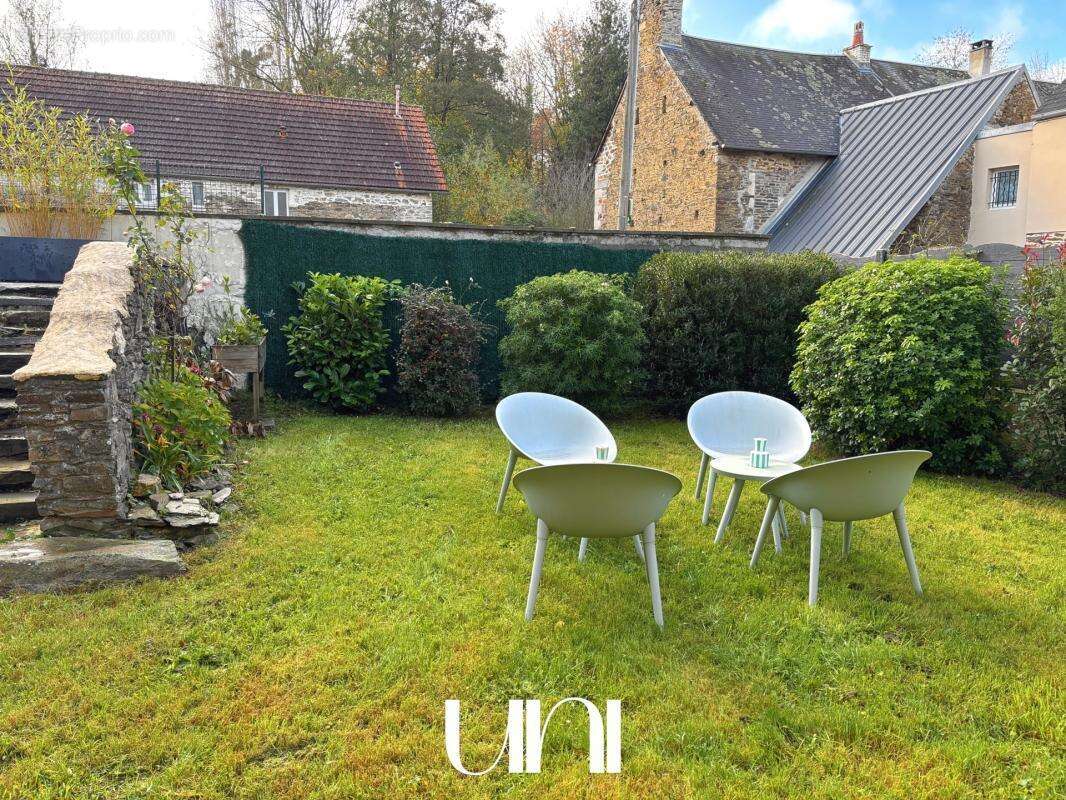 Maison à TROIS-MONTS